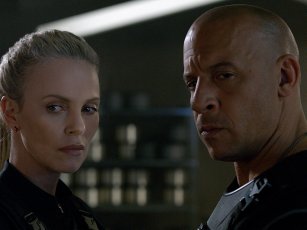 MV5BMjM5MDc5ODQ3MV5BMl5BanBnXkFtZTgwMDk3NDczMTI@._CR383,112,1407,1054_UX614_UY460._SY230_SX307_AL_