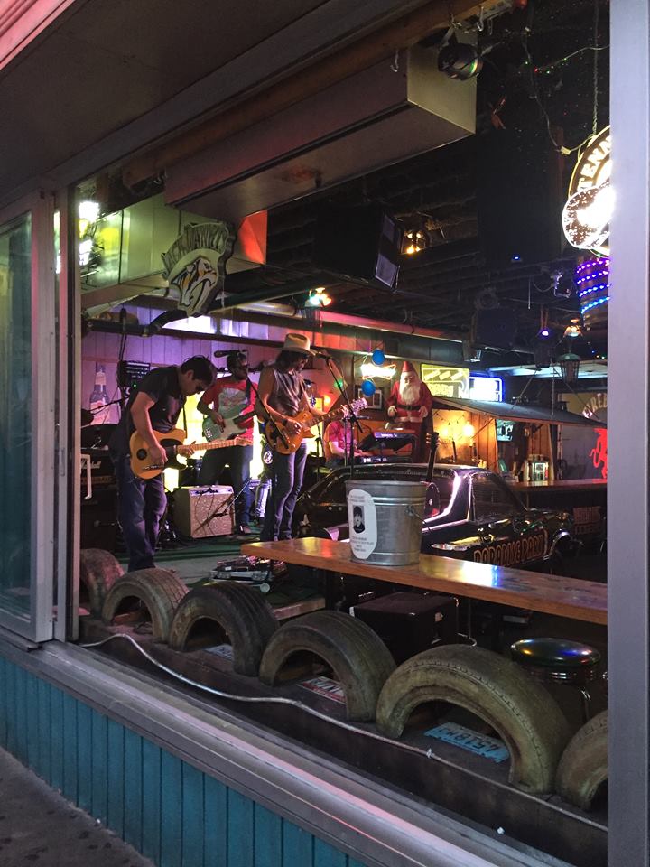 37326239_422775461541322_3310314625706229760_n