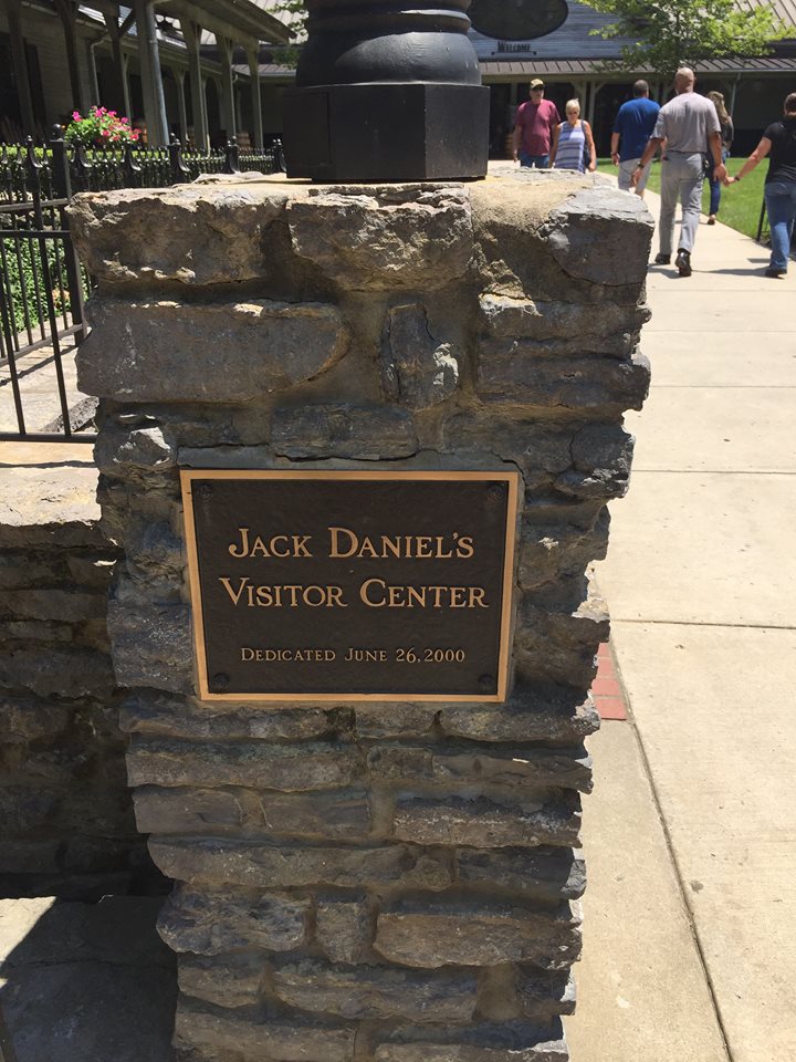 37408987_422777841541084_4171655494986891264_n