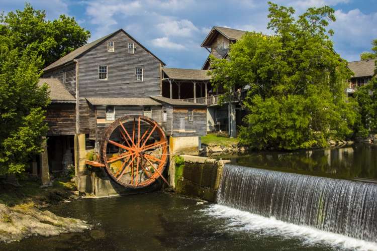 The-Old-Mill-near-our-condos-in-Pigeon-Forge-TN-for-rent1